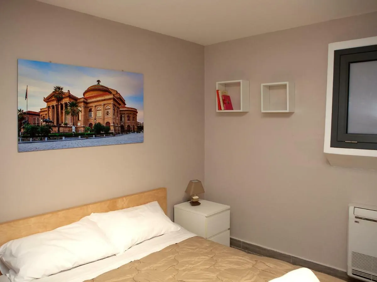 Ai Teatri Guesthouse Palermo 0*,